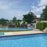 子供用プールとプールバー