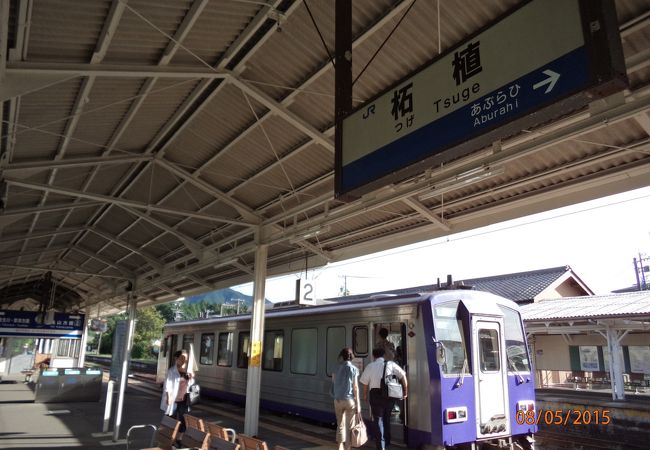 草津線の終点駅。　ここから乗る関西本線は、一両編成!