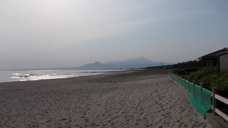 大山と美保関が見渡せる砂浜