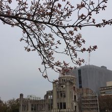 外からの原爆ドーム