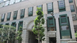 中央区の複合教育施設です