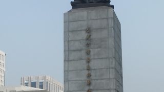 文禄・慶長の役における朝鮮側の将軍で、韓国の国民的英雄ですね。