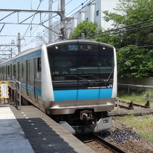 根岸線で使われている233系電車