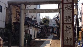 新大久保駅近くの有名神社