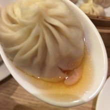 綺麗なヒダに透き通ったスープがたっぷり