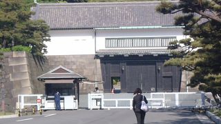 石垣の上に櫓が乗る