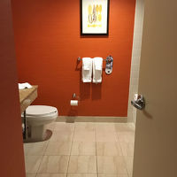 トイレの位置が低すぎる