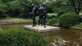 桜の季節ではない眺めもまた一興です。