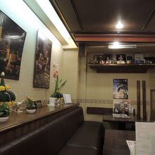 タイムードいっぱいの店内