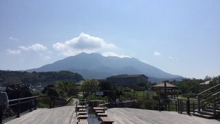 溶岩がゴツゴツと