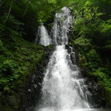 筥滝の全景