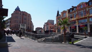 にぎやかな広場