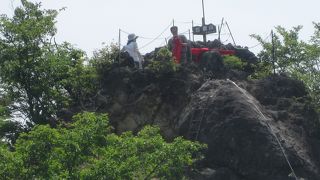 標高約８００ｍの岩山