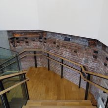 ギャラリー内の階段