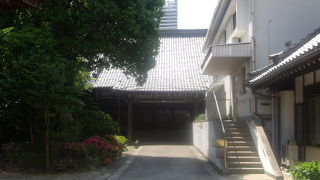 都心の中に静かに佇む風情が素敵でした