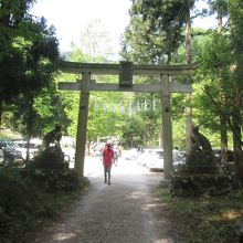 生川の登山口・参道入口
