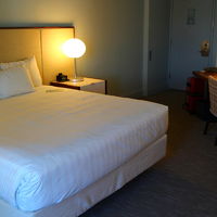 ダブルの角部屋、改装したばかりでとてもきれい