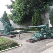 館外にも展示品があります