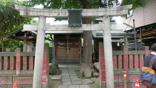 2つの稲荷が同居