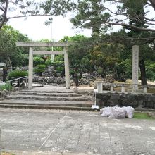三重の塔、全景。