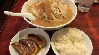 熱々のラーメンセット