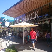 プロムナード側の外観