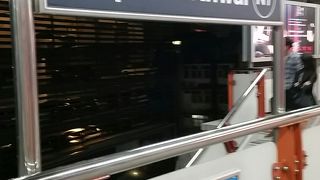 夜の一人歩きはちょっと怖い。。。