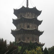 東側にある鎖国塔