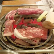 厚切りの、弾力ある新鮮な肉がなにより美味しいです。