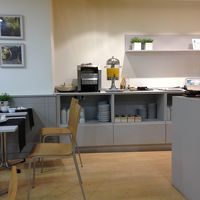 朝食はここで。