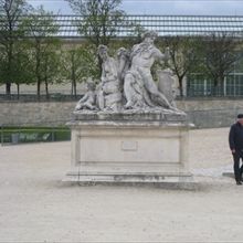 彫刻もあります