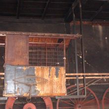 光徳寺内にある籠