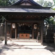 深川神社の隣