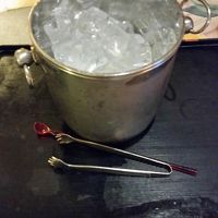 部屋飲みの氷をお願いしたら、珍しく有料。コンビニで調達すべし