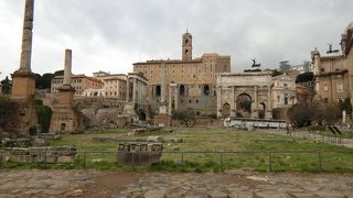 ２カ国にまたがる世界遺産