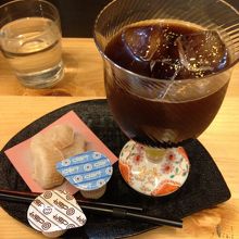 金粉入りアイスコーヒー