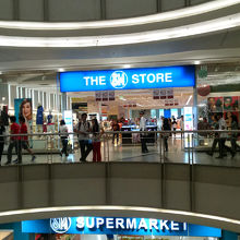 SMモールのテナント「SM　STORE」