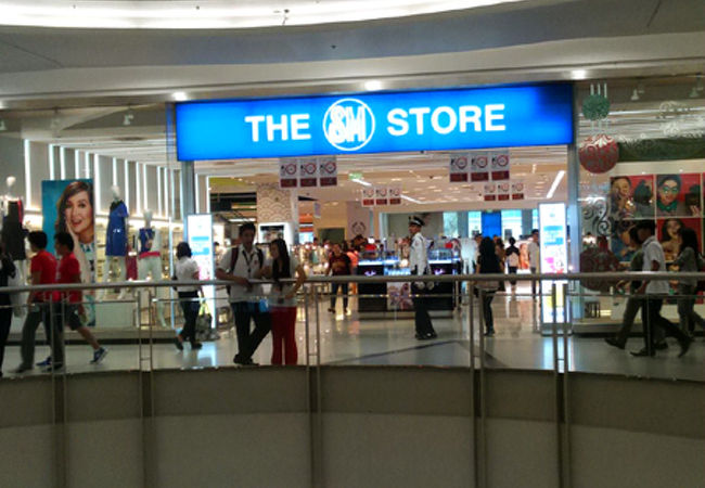 イントラムロスからも近い巨大ショッピングモール！