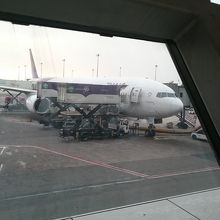 777(BKK-SIN往復)