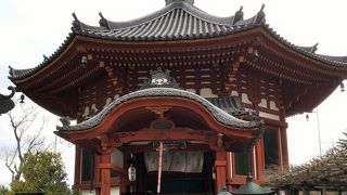 日本最大の木造六角円堂