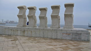 モアイ像を連想