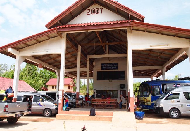 ルアンパバーンなど北部の町をつないでいます