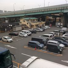 駐車場は広いです