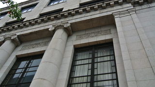 旧銀行建築のレトロビル