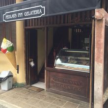 オシャレな外観