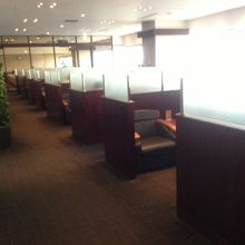 ラウンジ内の様子。