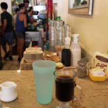 カウンター席もあり一人でもゆっくりできる