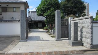 難読寺院は谷中霊園のおとなり。