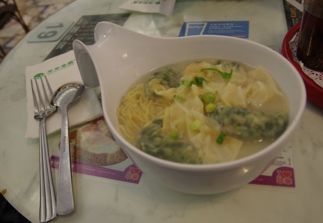 香港国際空港出発前に短時間で麺料理を食べたいならこのお店です