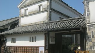 建物自体が民芸です。